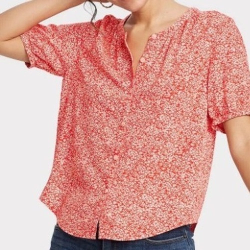 Universal Thread Red Floral Ditsy Button Down Short Sleeve Blouse Top Medium